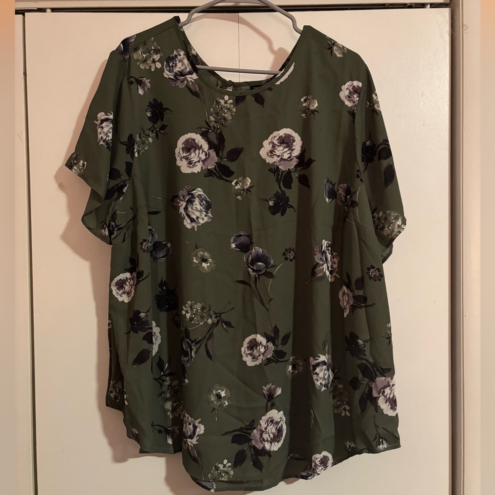NWT TORRID FLORAL BLOUSE
